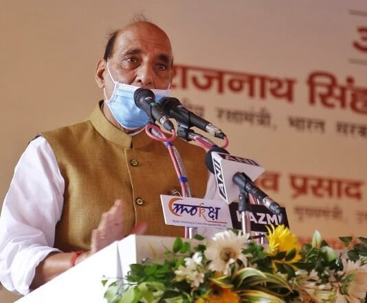 लालजी टंडन की प्रतिमा