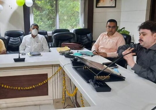 कमिश्नर का एलडीए के अफसरों को निर्देश, 50 सालों को ध्यान में रख लखनऊ के लिए तैयार करें सिटी डेवलेपमेंट प्लान, इन बातों का भी रखें ख्याल सिटी डेवलेपमेंट प्लान