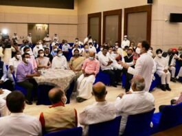 कांग्रेस की ब्रेकफास्ट मीट में राहुल ने विपक्षी पार्टी के नेताओं से कहा, जितना एकजुट होंगे उतना ही मुश्किल होगा BJP-RSS को हमें दबाना कांग्रेस की ब्रेकफास्ट मीट