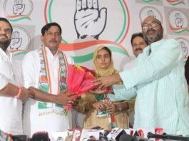 जिला पंचायत सदस्य व पूर्व ब्लॉक प्रमुख को कांग्रेस में शामिल कर धीरज गुर्जर ने कहा, यूपी से करेंगे जनविरोधी भाजपा सरकार का अंत धीरज गुर्जर