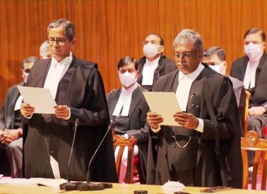 सुप्रीम कोर्ट में पहली बार एक साथ नौ जजों ने ली शपथ नौ जजों ने ली शपथ