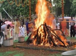 बुलंदशहर में गंगा किनारे हुआ कल्याण सिंह का अंतिम संस्कार, बेटे राजवीर ने दी मुखाग्नि कल्याण सिंह का अंतिम संस्कार