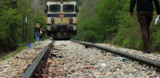 दर्दनाक: पत्नी की जुदाई में युवक ने रेल ट्रैक पर सर रखकर दी जान, तीसरे व अंतिम बेटे की असमय मौत से बूढ़े मां-बाप पर टूटा गमों का पहाड़ पत्नी की जुदाई