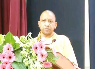 प्रबुद्ध सम्मेलन के समापन में विपक्ष पर भड़के CM योगी, राहुल को बताया एक्सिडेंटल हिंदू एक्सिडेंटल हिंदू