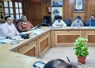 JE, सुपरवाइजरों के जरिए अवैध निर्माण कराने वाले XEN पर अब LDA VC ने कसा फॉर्मेट वाला शिकंजा फॉर्मेट वाला शिकंजा
