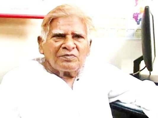 लखनऊ में ब्राह्मणों पर टिप्पणी करने वाले मुख्यमंत्री के पिता को पुलिस ने गिरफ्तार कर भेज दिया जेल मुख्यमंत्री भूपेश बघेल