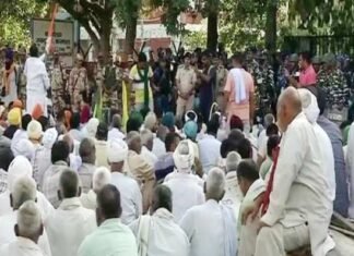 करनाल लाठीचार्ज के विरोध में धरने पर बैठे किसानों ने कहा, SDM पर कार्रवाई से कम कुछ भी नहीं मंजूर करनाल लाठीचार्ज