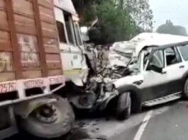 मेरठ एक्सप्रेस-वे पर ट्रक ने मारी कार को टक्कर, मासूमों समेत पांच लोगों की मौत, दो घायल मेरठ एक्सप्रेस वे
