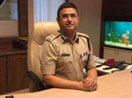दिल्ली पुलिस कमिश्नर राकेश अस्थाना को मिली राहत, नियुक्ति को चुनौती देने वाली याचिका हाई कोर्ट ने की खारिज कमिश्नर राकेश अस्थाना