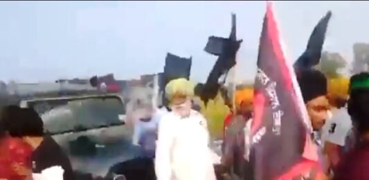 लखीमपुर कांड: सुप्रीम कोर्ट ने लगाई योगी सरकार को फटकार, पूछा आरोपित को पेश करने के लिए अनुरोध की क्या जरूरत, आम आदमी होता तो… योगी सरकार को फटकार