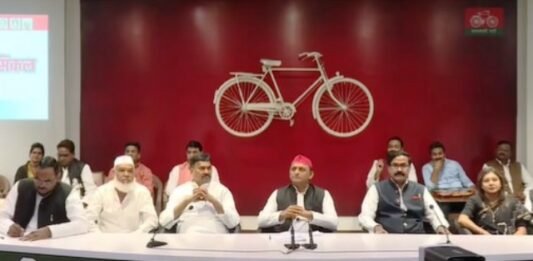 साइकिल पर सवार