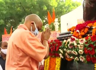 जंयती पर वल्लभ भाई पटेल को याद कर बोले CM योगी, देश को बांटने वालों के मंसूबे को कभी नहीं होने देंगे पूरा वल्लभ भाई पटेल
