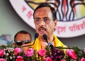 माफियाओं के छूते थे पैर
