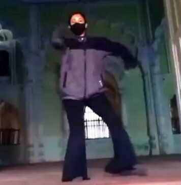 इमामबाड़े में युवती के डांस का Video वायरल, “धर्मगुरुओं ने जताई आपत्ती, कहा, ये धार्मिक स्थल टूरिस्ट प्लेस नहीं” इमामबाड़े में डांस