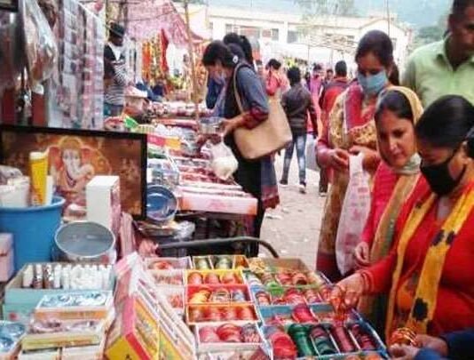 त्योहार के सीजन में कोरोना ने बढ़ाई चिंता, देश में मिले करीब 16 हजार संक्रमित, 561 लोगों की मौत कोरोना ने बढ़ाई चिंता