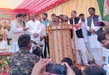 सामाजिक परिवर्तन यात्रा का आगाज कर बोले शिवपाल, एक मंच पर आकर धर्मनिरपेक्ष पार्टियां करें भाजपा को सत्ता से बाहर सामाजिक परिवर्तन यात्रा