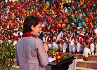 सुनो द्रौपदी शस्त्र उठा