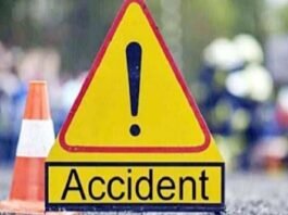 ट्रैक्टर की टक्कर से स्कूटी सवार मां-बेटे की मौके पर मौत, बहन घायल
