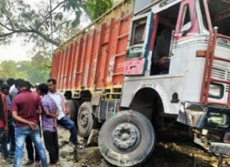 ट्रक से कुचलकर छह की मौत