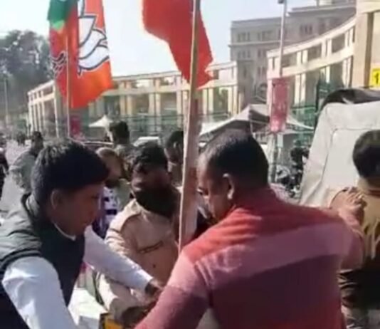 आत्मदाह कि कोशिश