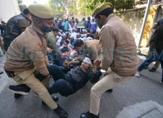 बेसिक शिक्षा मंत्री