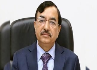 मुख्य निर्वाचन आयुक्त की टीम