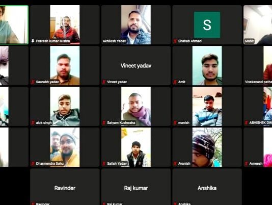 प्रयागराज में पुलिसिया दमन के पीड़ित छात्रों से बात कर प्रियंका गांधी ने दिलाया साथ खड़े रहने का भरोसा पुलिसिया दमन