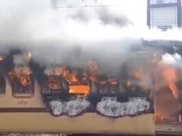 बिहार: रेलवे भर्ती में गड़बड़ी के खिलाफ छात्रों का आक्रोश तीसरे दिन भी नहीं हुआ कम, ट्रेन में लगाई आग, रोका सड़क व रेल मार्ग छात्रों का आक्रोश