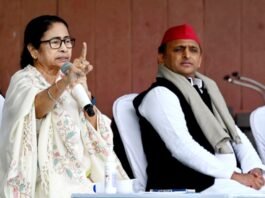 ममता बनर्जी का मोदी-योगी पर हमला, भाजपा ने इतिहास बदलने का किया काम, जनता से की बीजेपी को हराने की अपील ममता बनर्जी