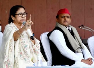 ममता बनर्जी का मोदी-योगी पर हमला, भाजपा ने इतिहास बदलने का किया काम, जनता से की बीजेपी को हराने की अपील ममता बनर्जी