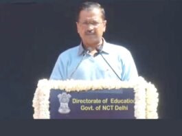 सरकारी स्कूलों को 12 हजार स्मार्ट क्लास रूम का तोहफा देकर बोले केजरीवाल, हमारा मकसद देश बढ़ना चाहिए आगे क्लास रूम का तोहफा