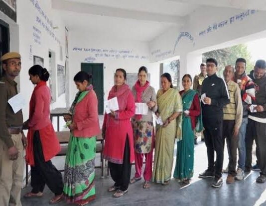 #UPElection: PM मोदी-सीएम योगी, राहुल-प्रियंका व मायावती ने जनता से की वोट करने की अपील यूपी में मतदान