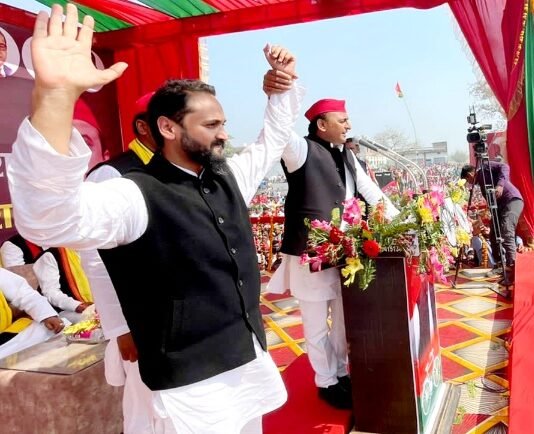 मयंक जोशी