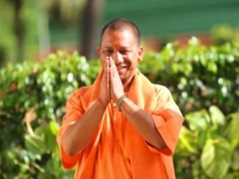 एक लाख से अधिक वोटों से गोरखपुर सीट जीतकर बोले CM योगी, प्रधानमंत्री के विकास व सुशासन को जनता ने फिर दिया आशीर्वाद योगी की शपथ