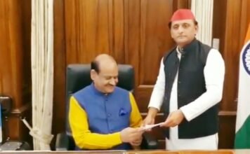 अखिलेश-आजम ने छोड़ी लोक सभा की सदस्यता, ओम बिरला को सौंपा इस्तीफा लोकसभा से इस्तीफा