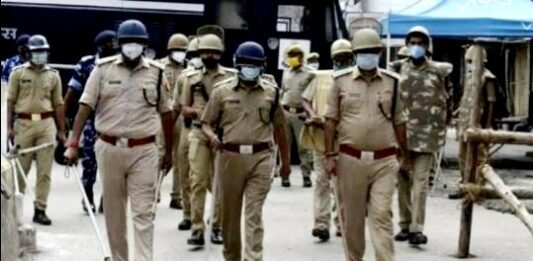 पुलिसकर्मियों की छुट्टी