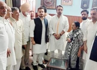 आजम खान के परिवार से मुलाकात के बाद बोल “जयंत चौधरी राजनीतिक दल में अलग मत लोकतंत्र के जीवित होने का प्रमाण” जयंत चौधरी