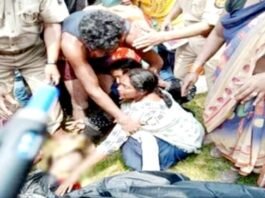 कुशीनगर में बड़ा हादसा, नदी में नाव पलटने से दस डूबे, तीन युवतियों की मौत, सात को मछुआरों ने बचाया नाव डूबी