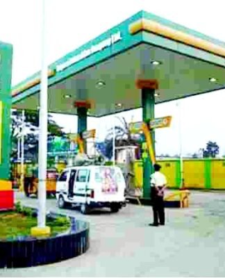 पेट्रोल-डीजल व सिलेंडर के बाद CNG भी हुई महंगी, टॉरेंट गैस ने 2.50 पैसे बढ़ाए सीएनजी और पीएनजी