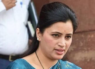 सांसद नवनीत राणा व उनके पति को कोर्ट से नहीं मिली राहत, 29 अप्रैल को होगी सुनवाई नवनीत राणा