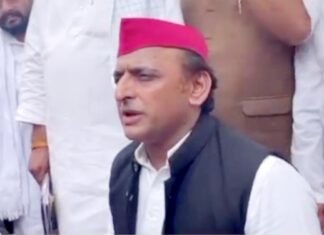 चंदौली में अखिलेश