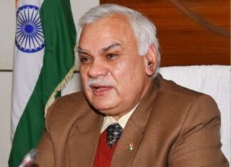 विभागों में तीन साल से ज्यादा एक ही जगह काम नहीं करेंगे समूह ‘ग’ के कर्मी, मनमानी-भ्रष्टाचार पर लगाम कसने को मुख्य सचिव ने जारी किया आदेश समूह ग के कर्मी
