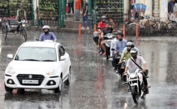 लखनऊ में बारिश के बाद मौसम हुआ सुहावना, 30 जून तक ऐसे ही मिलेगी राहत लखनऊ में बारिश