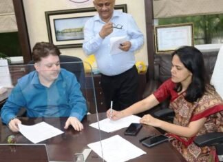 लखनऊ कमिश्‍नर रोशन जैकब