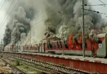 ‘अग्निपथ’ स्कीम के विरोध में तीसरे दिन भी कई प्रदेश में प्रदर्शन-बवाल जारी, यूपी-बिहार में युवाओं ने लगाई ट्रेनों में आग अग्निपथ स्कीम
