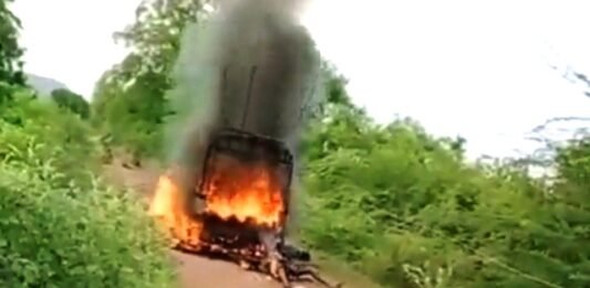 हाईटेंशन तार की चपेट में आया सवारी लेकर जा रहा ऑटो, आठ लोगों की जिंदा जलकर दर्दनाक मौत ऑटो में लगी आग