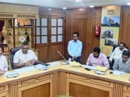 पहली समीक्षा बैठक में LDA VC इंद्रमणि त्रिपाठी की अफसर-कर्मियों को चेतावनी, तीन दिन से ज्यादा फाइल रोकने पर होगी कार्रवाई, आवंटियों को तीसरा चक्कर लगवाने वालों की भी खैर नहीं LDA VC Indramani Tripathi