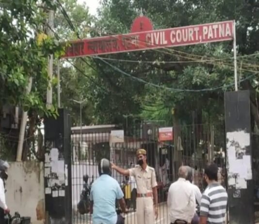 कोर्ट में ब्लास्ट