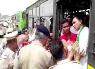 #Mahapanchayat: किसानों के प्रदर्शन को देखते हुए दिल्ली की सीमाओं पर कड़ी की गई सुरक्षा-व्यवस्था, पुलिस ने कई को हिरासत में लिया जंतर मंतर महापंचायत