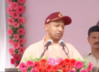 बोले सीएम योगी, समृद्ध व सुरक्षित भारत के लिए हर व्यक्ति को अपने स्तर पर करना होगा प्रयास अमृत महोत्सव